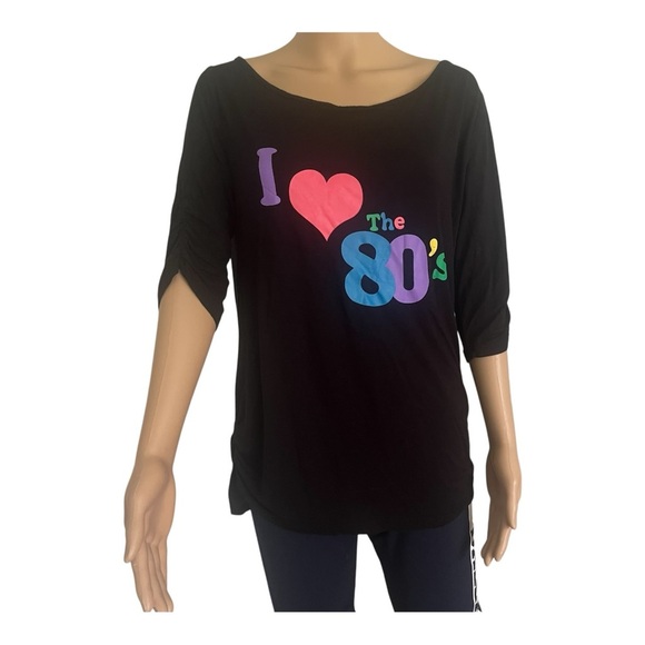 American Vintage Tops - Vintage casual black top shirt L scooped neck line 3/4 ruched sleeve/hem graphic